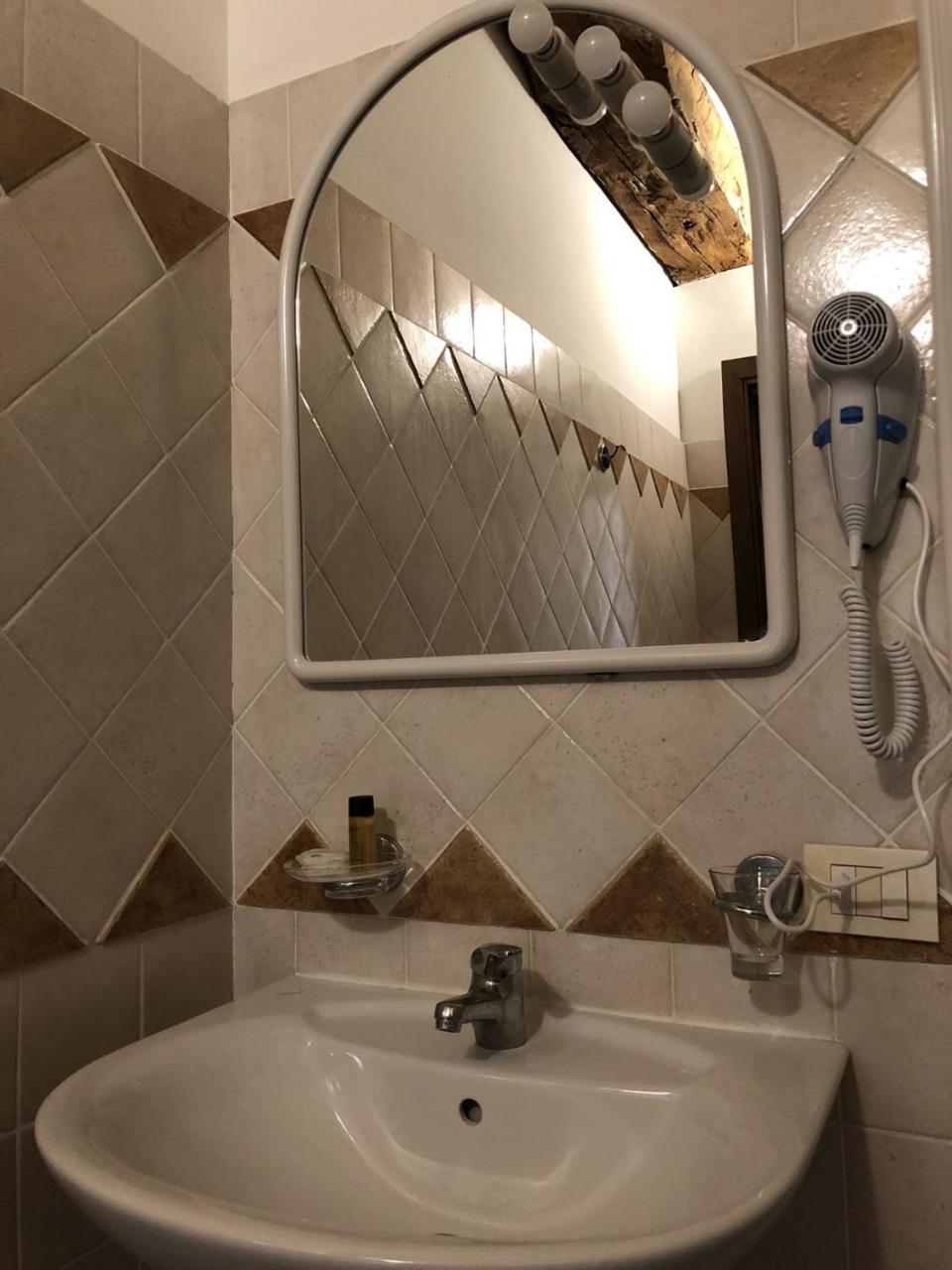 Locanda La Motta Motta Baluffi Exteriör bild