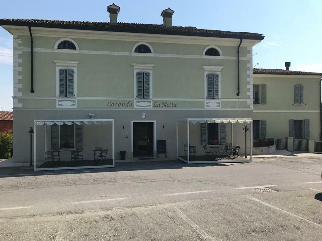 Locanda La Motta Motta Baluffi Exteriör bild